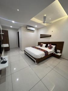 planet motel