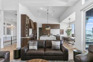 Luxury Deer Valley East Village Home Hot Tub 6BR home