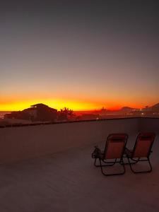 Private House, 1-Min Walk to Beach, Ocean Views