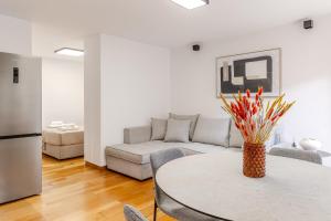 Sea Breeze Vouliagmeni - 2 BR