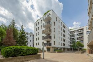 Cosy Studio in Warsaw with Garden, Parking and Fan by Noclegi Renters