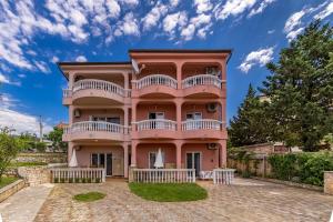 Pool Apartments Novi Vinodolski