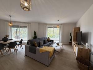 Modern and luxurious apartment in Nueva Andalucia - JARDINES DE GUADAIZA