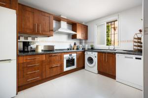 Townhouse with ocean views, BBQ, elevator, padel and pool - COSTA GALERA PARK 25