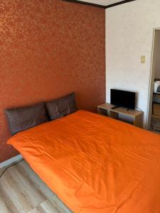 Walking distance to Shinsaibashi apt with two beds