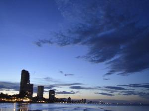 Nern Chalet Beachfront Hotel