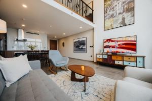 PentStudio Duplex Apartment