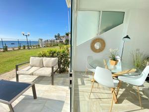 Aguamarina IV Frontline Beach, Direct Sea Views