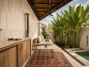 Beautiful 1-BR Villa with Pool, 800m Echo beach