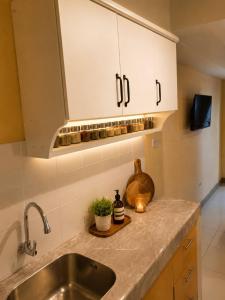 Modern Studio - Stylish, Comfortable & Fast Wi-Fi