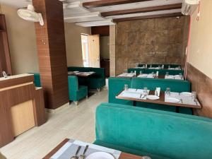 Hotel Green Land