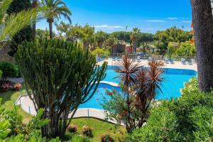 Bilocale Vista Mare con Piscina SeaView Balcony & Pool - Happy Rentals
