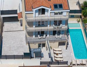 Seaview Villa Diamond, 7-bedroom villa Just 500 Meters from the Beach