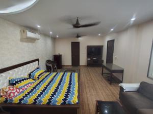 Rooftop Retreat- Peaceful & Luxurious Homestay BnB
