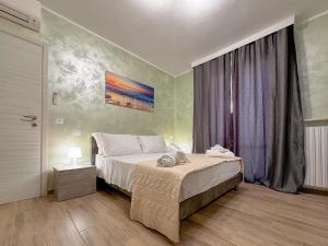 Near marina & promenade, free parking by Host Hero