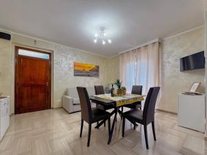Near marina & promenade, free parking by Host Hero