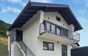 3 Bedroom Cozy Home In Kalnik