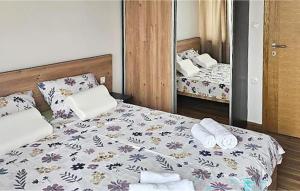 3 Bedroom Cozy Home In Kalnik