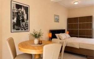 Cozy Apartment In Sukosan With Wifi