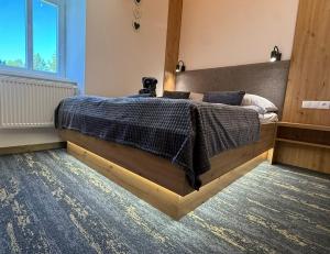 Mountain Peak Apartment