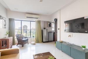 The Parisian 1BHK