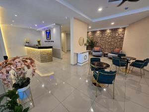 Seven Days Hotel @B3