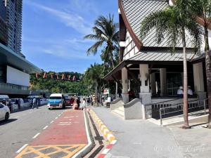At Koh Larn Resort