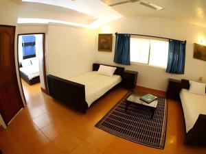 You Khin House