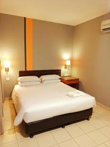 One World Lodging