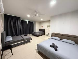 FunkyVila1 18PAX 4BR Near188Tower, Artstreet, HTAA