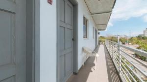 RedDoorz @ Fat J Apartelle Mactan