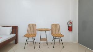 RedDoorz @ Fat J Apartelle Mactan