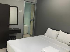 OYO 90849 Hotel Hanarilla