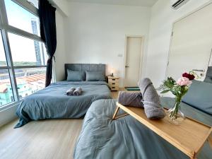 Spacious 10 Pax Suite l Kota Damansara MRT & Mall