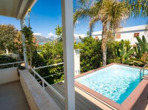 CasaSol Deluxe villa sulla Spiaggia con Piscina e Jacuzzi By Sicily Home Solutions