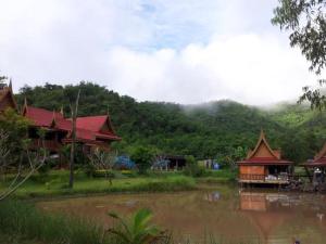 Lom Rak Resort