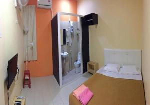 Motel Two U