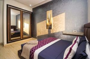 Spacious 1BR Flat Near Train Station