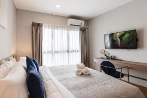 Serene 1 BR apartment with longest rooftop pool
