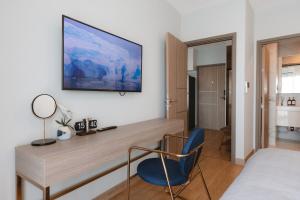 Serene 1 BR apartment with longest rooftop pool