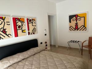 Corsica Rooms