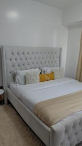 celestial three bedroom apartment with swimming pool, equipped gym ample parking space children playing ground and amazing scenic views