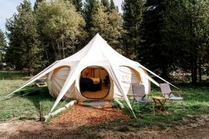 Roomy Family Bell Tent in Island Park, Idaho and near Harriman State Park
