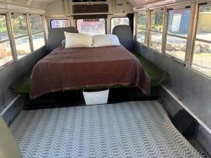 Scenic Skoolie Glamping Retreat, Unique Converted School Buses Near Lincoln National Forest, Mayhill New Mexico
