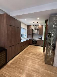 Casă elegantă cu 3 dormitoare, complet mobilată