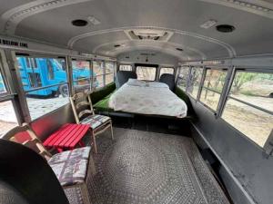 Scenic Skoolie Glamping Retreat, Unique Converted School Buses Near Lincoln National Forest, Mayhill New Mexico