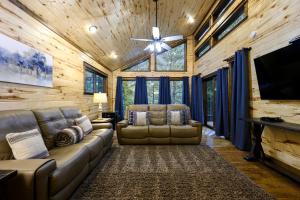 Modern Two-Story Cabin with Hot Tub, Game Loft & Fire Pit in Southeast Oklahoma