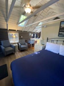 Private Cottage for Romantic Vacations near West Penobscot Bay, Maine