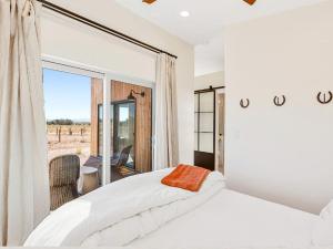 Modern Desert Casita with Stargazing & Red Butte Views near Grand Canyon, Arizona