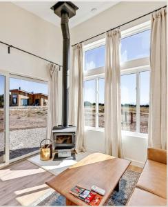 Modern Desert Casita with Stargazing & Red Butte Views near Grand Canyon, Arizona